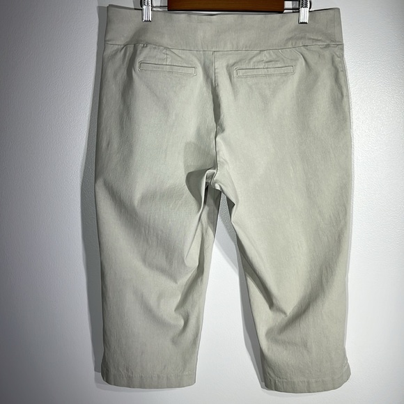 Larry Levine Woman Light Tan Women’s Crop Pants Size 18W Stretch. - Picture 4 of 5